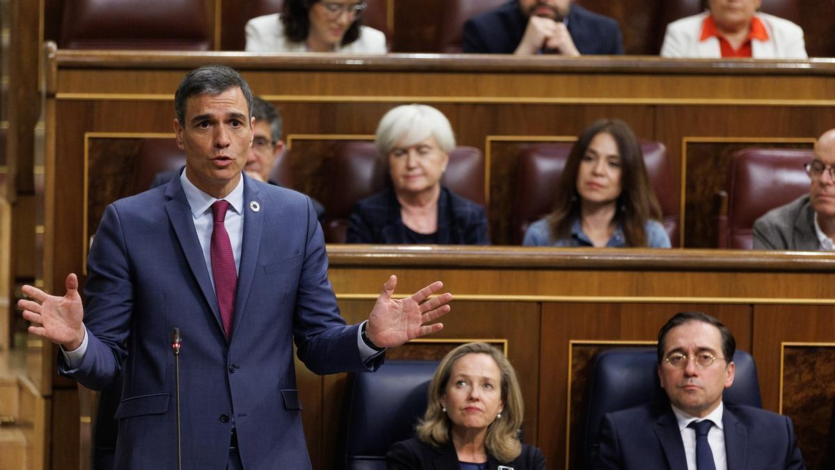 Pedro Sánchez durante un pleno de control al Gobierno en el Congreso.