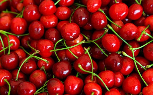 Las cerezas empiezan a llegar a las fruterías.