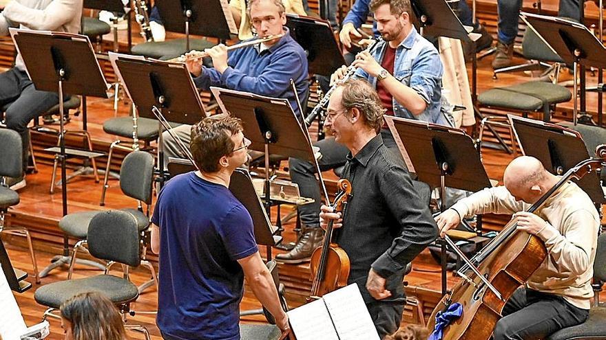 La Euskadiko Orkestra ensayó ayer la ‘Quinta’ de Mahler, que interpretará en Polonia.