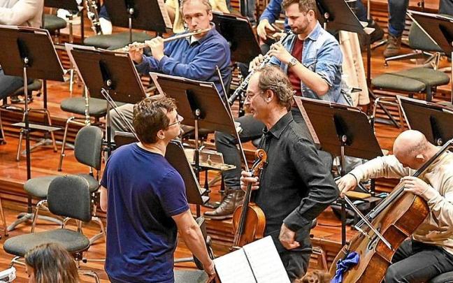 La Euskadiko Orkestra ensayó ayer la ‘Quinta’ de Mahler, que interpretará en Polonia. La Euskadiko Orkestra ensayó ayer la ‘Quinta’ de Mahler, que interpretará en Polonia.