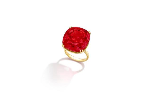 El rubí 'Estrela de Fura 55,22' vendido en la casa de subastas Sotheby's.