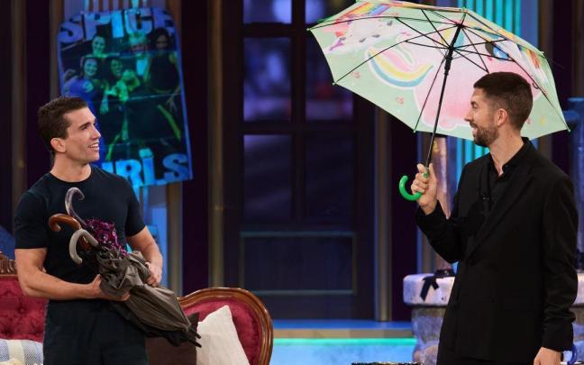 Jaime Lorente y David Broncano, anoche en 'La Revuelta'