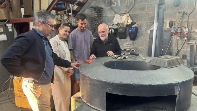 La alcaldesa Mireia Elkoroiribe ha encabezado la representación municipal que ha conocido de primera mano una obra ya en fase avanzada