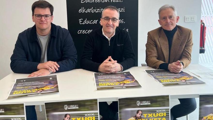 Mendiluze, Elgarresta eta Luqui, aurkezpen ekitaldian.