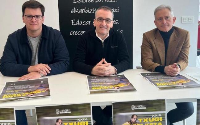 Mendiluze, Elgarresta eta Luqui, aurkezpen ekitaldian.