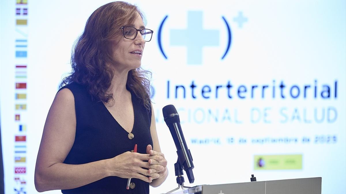 La ministra de Sanidad, Mónica García, durante una rueda de prensa tras presidir, de forma telemática, la reunión del Consejo Interterritorial del Sistema Nacional de Salud (CISNS), a 18 de septiembre de 2025.