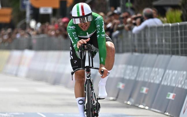 Filippo Ganna, vencedor de la crono.