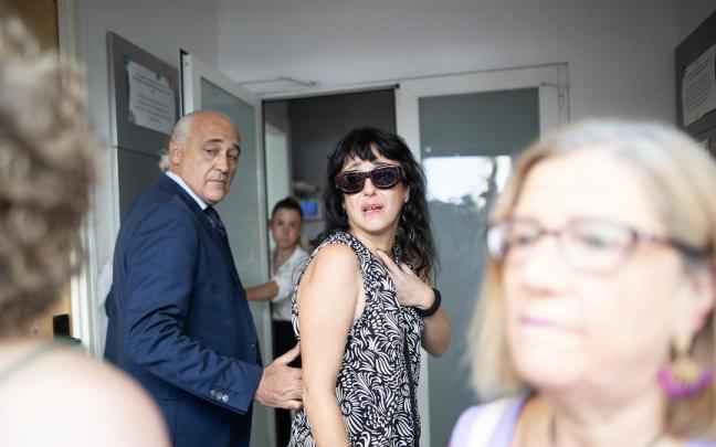 Juana Rivas a su llegada al lugar establecido para la entrega de su hijo menor en Granada.