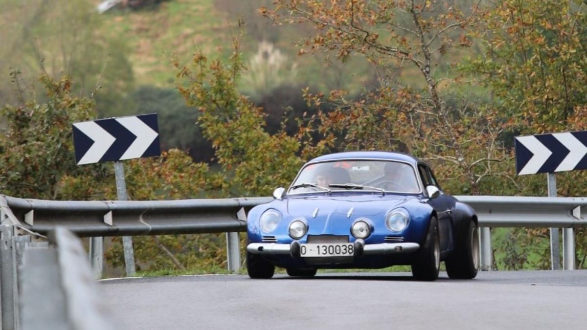 Vehículos cargados de historia, como el Renault Alpine A110 de la imagen, serán protagonistas del encuentro de coches clásicos de Azpeitia.