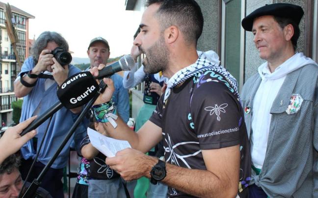 Yeray gonzález ha dado lectura a un intenso, emotivo y solidario pregón en los Sanfaustos de Basauri