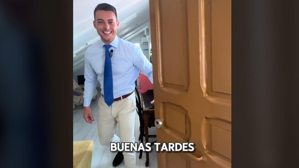 El agente, mostrando el ático en un vídeo.