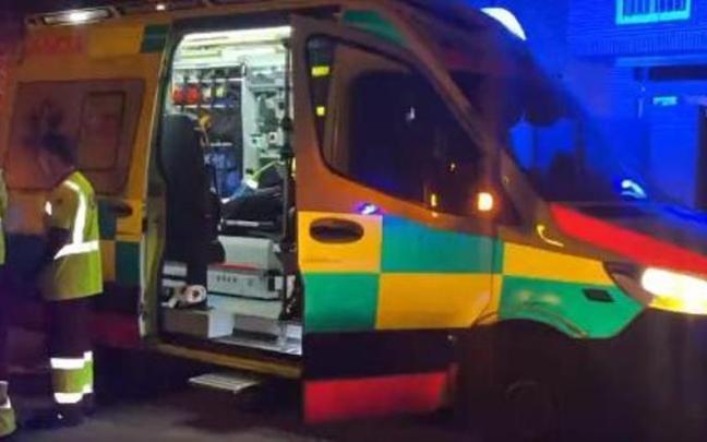 El equipo del Summa en el lugar en el que se ha producido el asesinato.