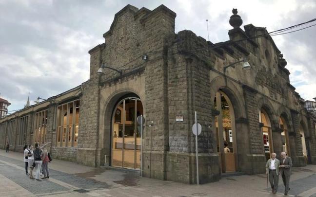 Retraso en la obras de la nueva plaza del mercado.