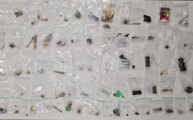 Sustancias decomisadas en la carpa universitaria.