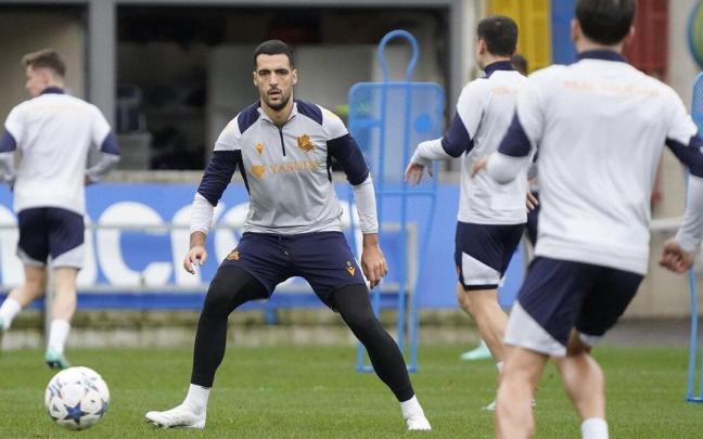 Mikel Merino, durante el entrenamiento que ha tenido lugar este martes en Zubieta. / RUBEN PLAZA