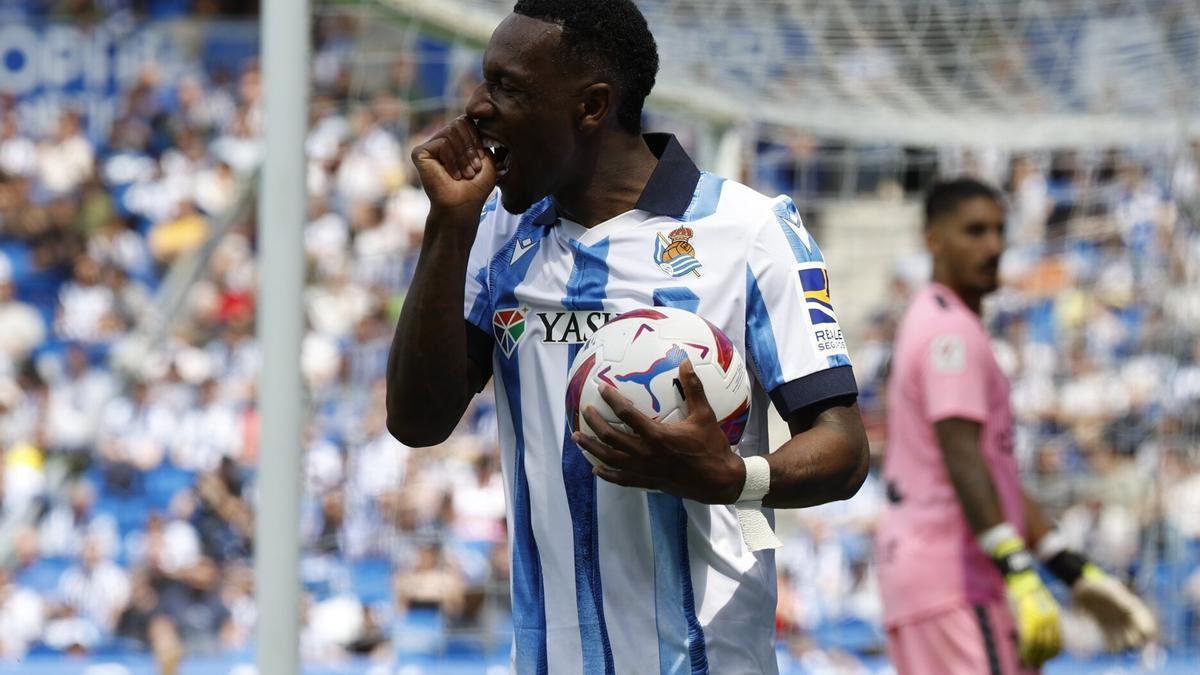 Becker celebra el gol anotado a la Unión Deportiva Las Palmas. / JUAN HERRERO