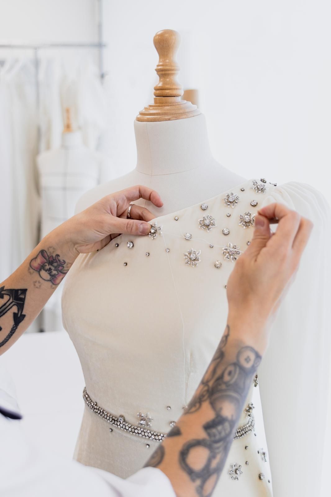 Los vestidos de novia, toda una especialidad de esta diseñadora de Arrasate, que desde niña ya apuntaba maneras.