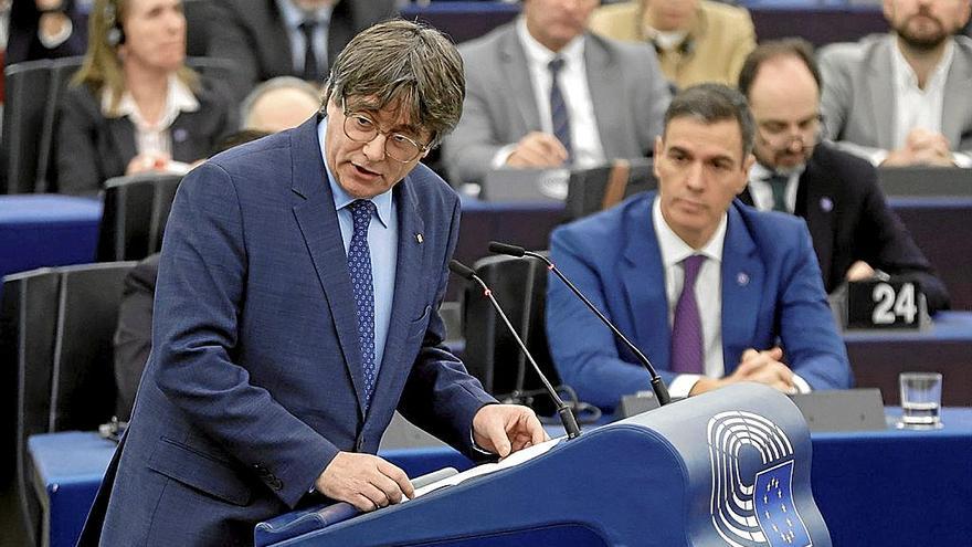 Puigdemont y Sánchez no se cruzaron la mirada el pasado miércoles en la Eurocámara. | FOTO: EFE