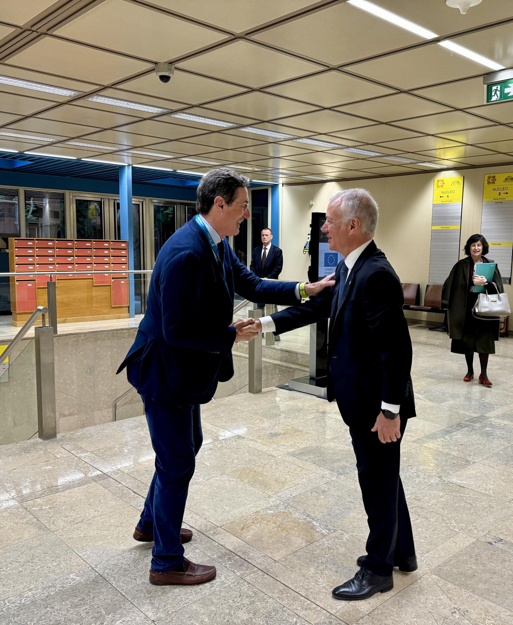 Mikel Landabaso e Iñigo Urkullu.