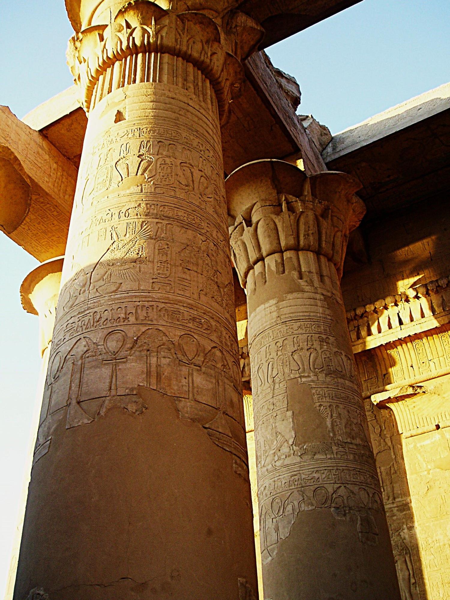 La historia escrita en las columnas de Luxor.