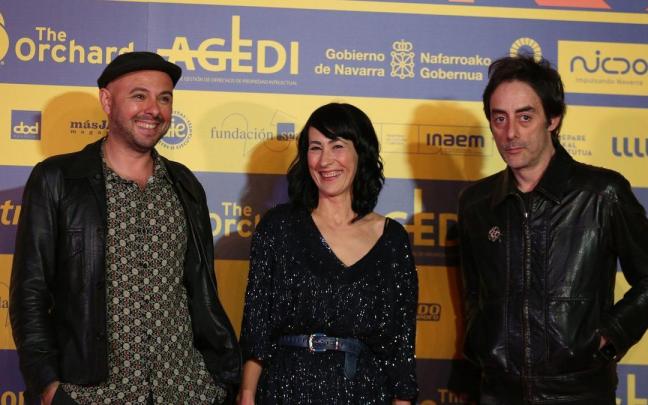 Imagen del grupo "El Columpio Asesino", en la alfombra roja de los XIV Premios MIN / Premios de la Música Independiente.