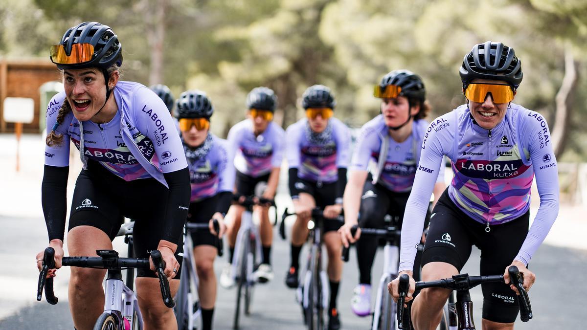 El Laboral Kutxa femenino, en pleno entrenamiento.
