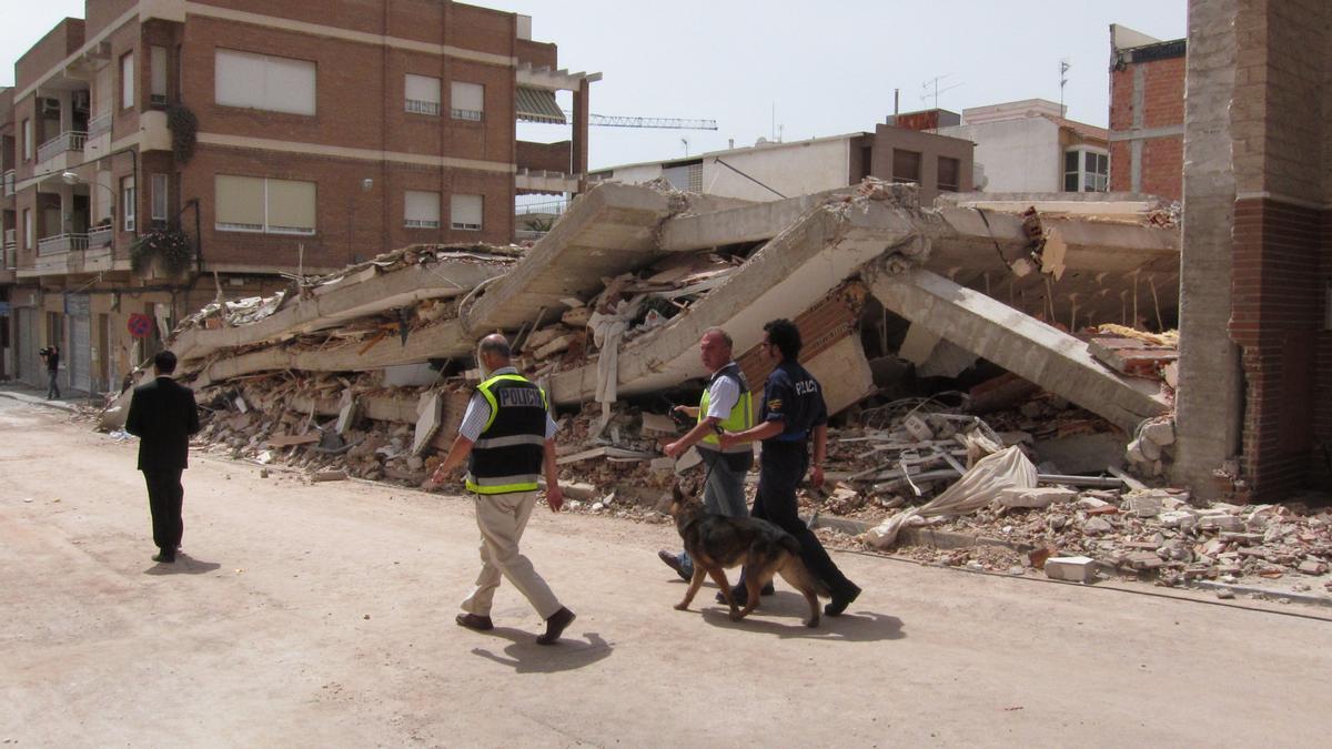 Casa totalmente derrumbada en Lorca (Murcia) tras el seísmo de 2011.