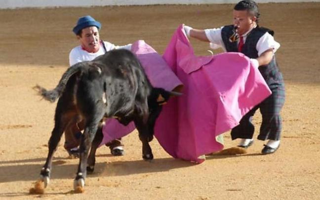Un espectáculo del 'bombero torero'.
