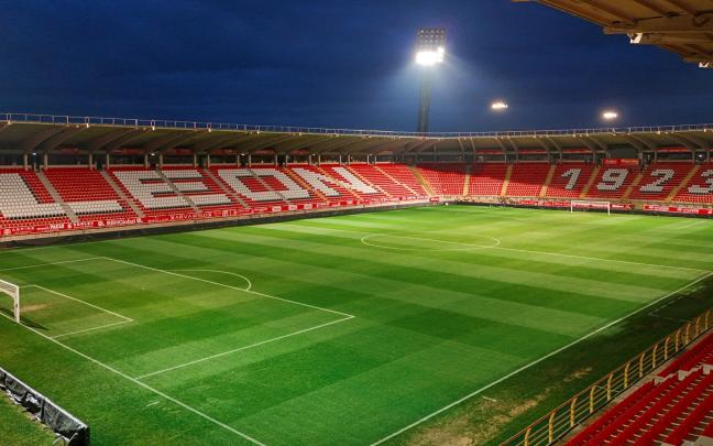 Actual aspecto que presenta el estadio Reino de León, con capacidad para 13.451 aficionados y que la próxima semana visita el Athletic. / CULTURAL LEONESA