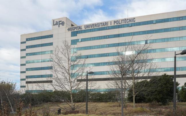 La fachada del hospital La Fe de Valencia en una foto de archivo.