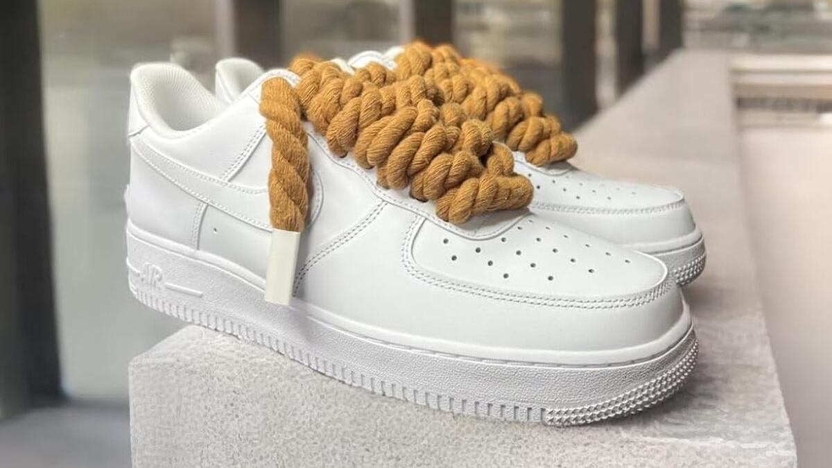 Nike Air Force 1 blancas con cuerdas