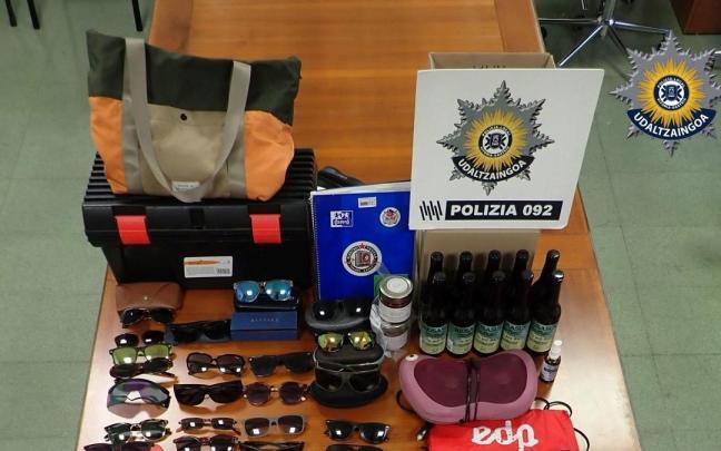 Emakume bat atxilotu due Gasteizen 60tik gora ibilgailutan lapurtzeagatik.