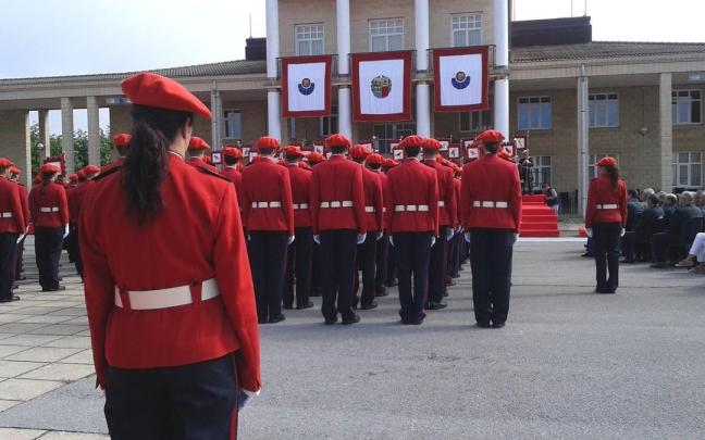 Entrega de credenciales de la 24 promociín de la Ertzaintza