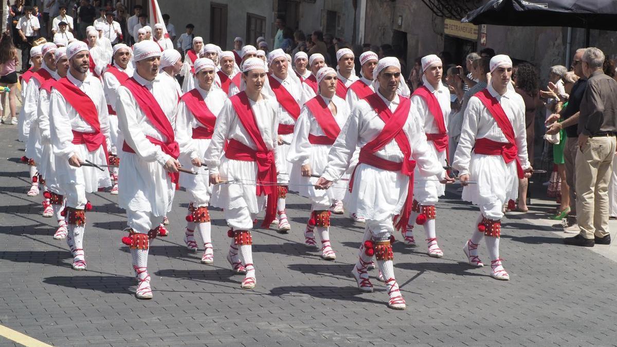 Sahatsa Dantza Taldea protagonizó el pasado domingo la jornada dedicada a los jubilados en las fiestas de San Juan.