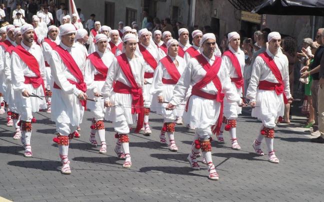 Sahatsa Dantza Taldea protagonizó el pasado domingo la jornada dedicada a los jubilados en las fiestas de San Juan.