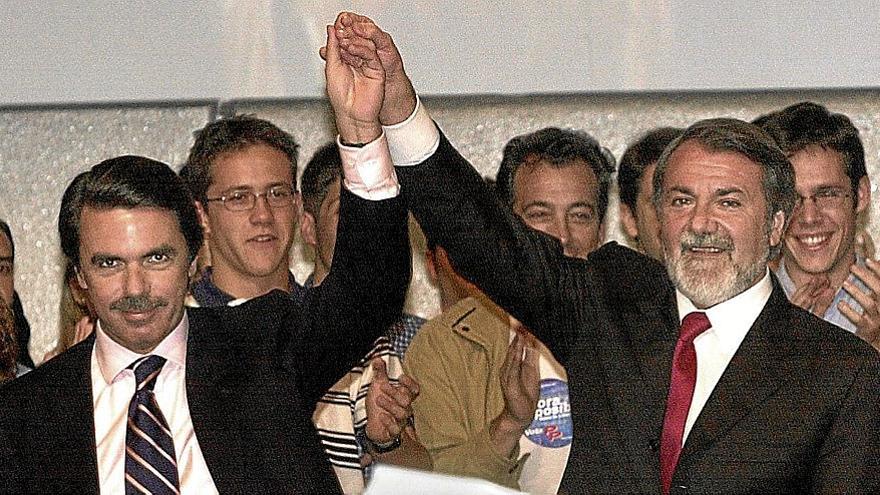 Jaime Mayor Oreja creyó que iba a ser lehendakari en mayo de 2001, pero celebró la victoria antes de tiempo. | FOTO: EFE