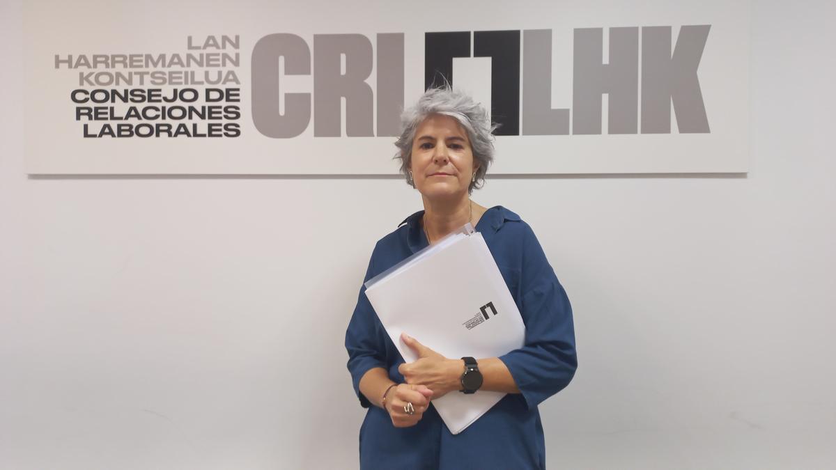 Emilia Málaga, presidenta del CRL, en la presentación del informe.