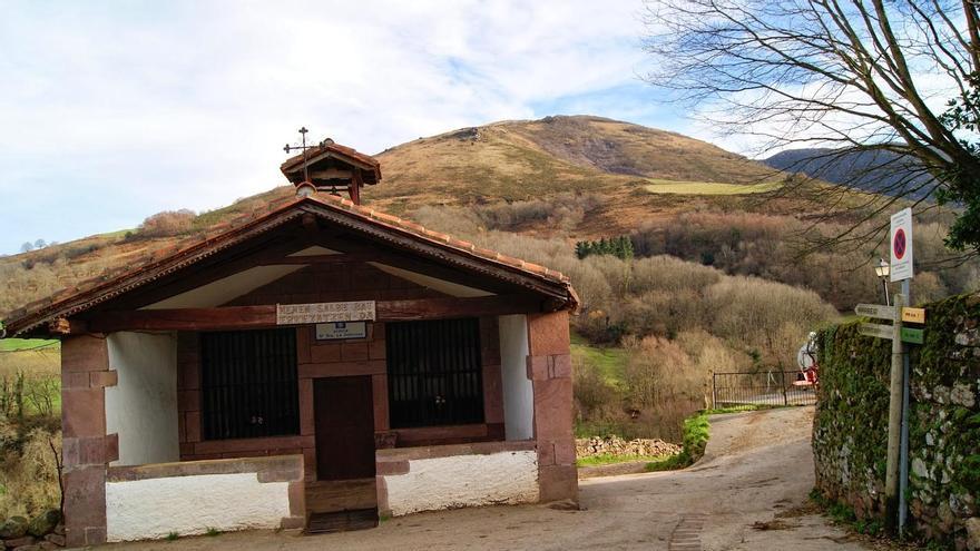 Ermita en Gorostapolo