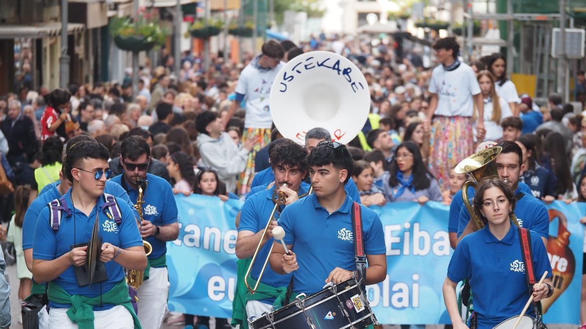 La txaranga Ustekabe ha sido una presencia habitual en muchos de los eventos que han tenido lugar en la villa armera en los últimos 25 años.