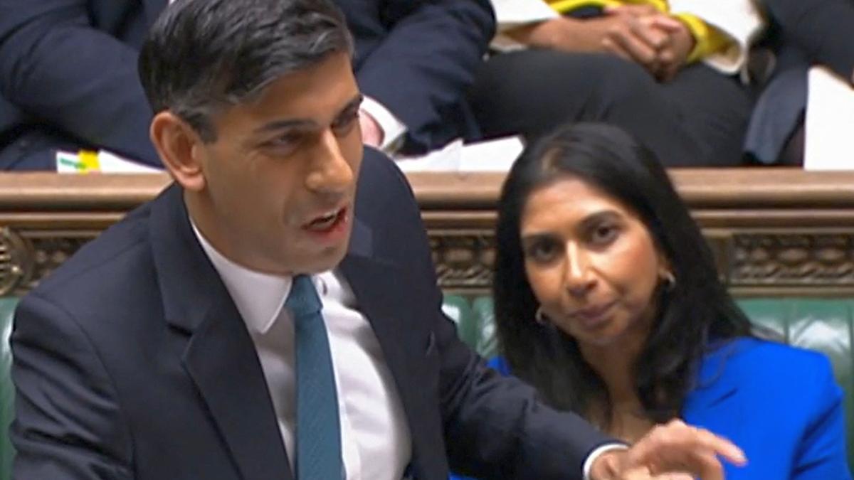 Rishi Sunak y Suella Braverman, en la sesión de ayer del Parlamento británico.