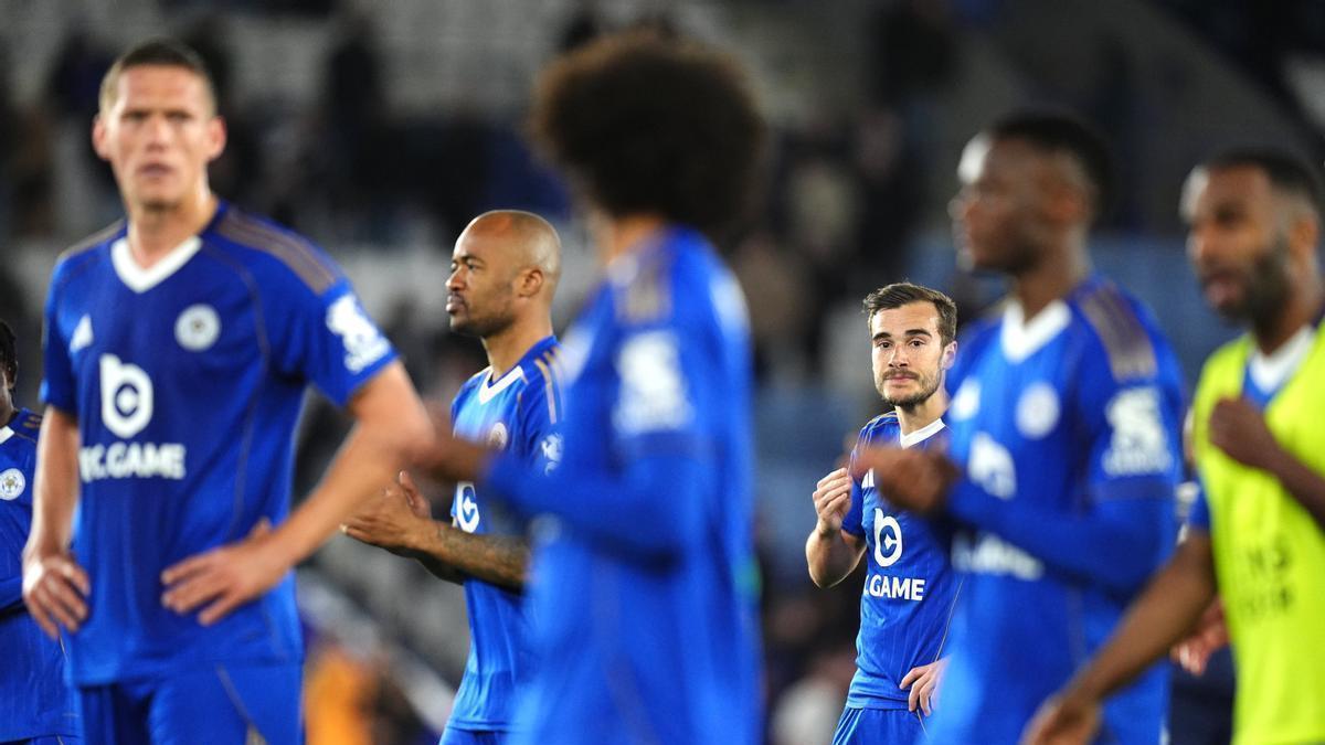 Los jugadores del Leicester, tras firmar el descenso a la League One, la tercera categoría del fútbol inglés.