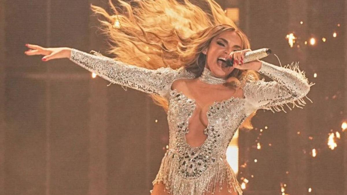 Melody actúa en la primera semifinal de Eurovisión