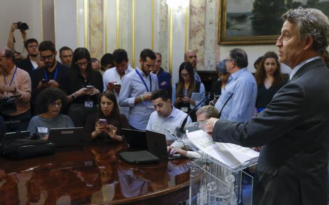 Feijóo interviene ante la prensa desde el Congreso de los Diputados.