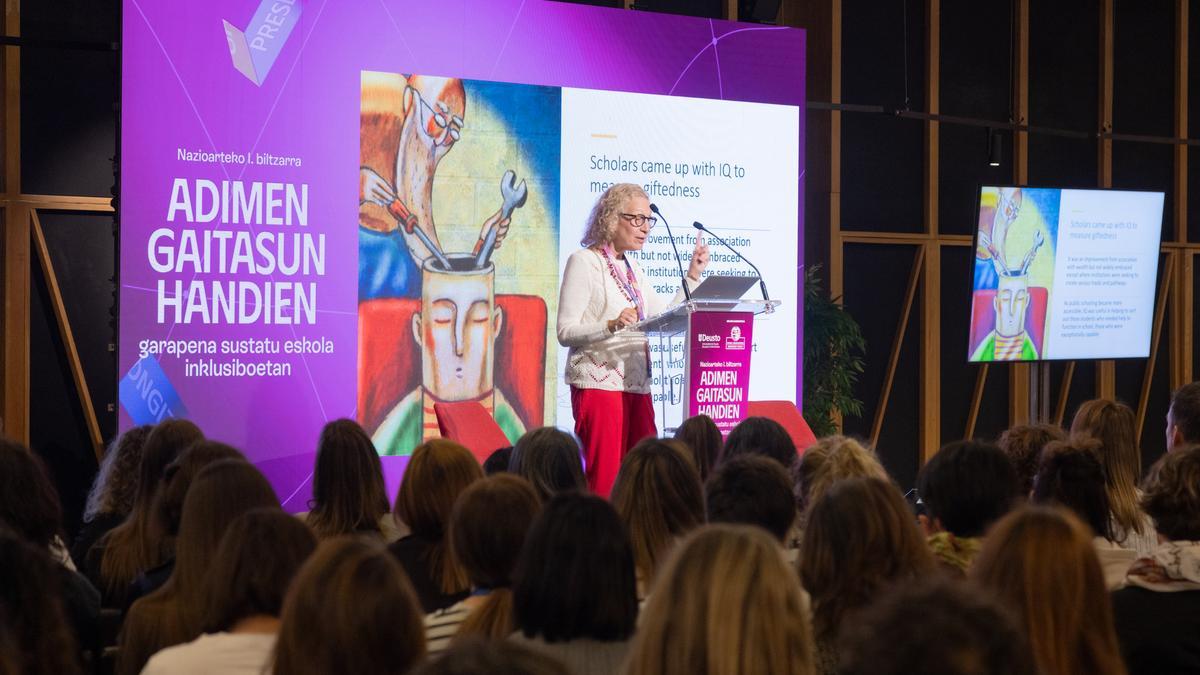 Rena Subotnik (Universidad de California, Berkeley), una de las figuras más influyentes a nivel mundial en el ámbito del desarrollo del talento.