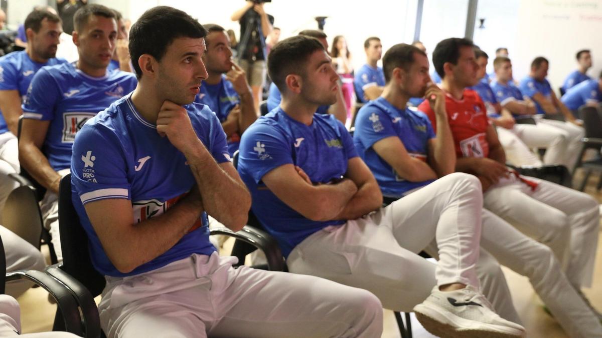 Los pelotaris participantes del Cuatro y Medio. Natalia García