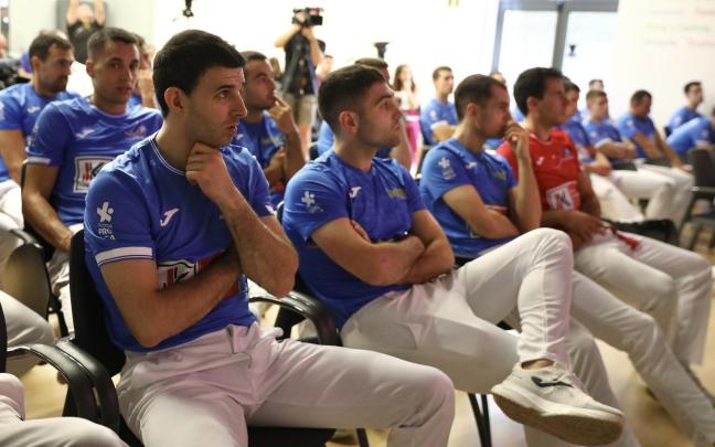 Los pelotaris participantes del Cuatro y Medio. Natalia García