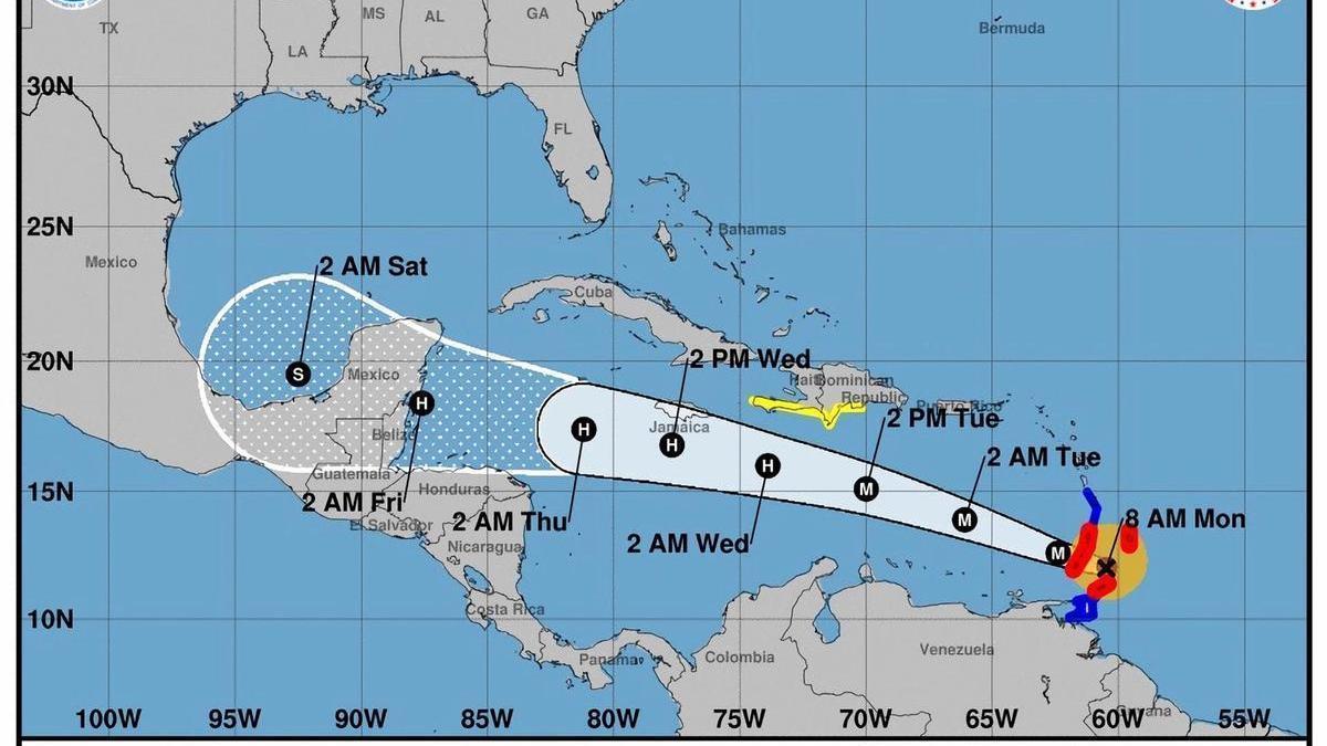 Imagen cedida por el Centro Nacional de Huracanes (NHC) estadounidense donde se muestra el pronóstico de cinco días de la trayectoria del huracán Beryl en la cuenca atlántica.