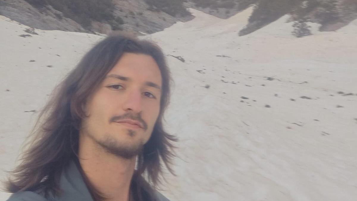 El joven de Andújar Francisco de Paula Expósito en una fotografía enviada a su familia desde el Monte Olimpo.