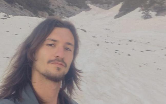 El joven de Andújar Francisco de Paula Expósito en una fotografía enviada a su familia desde el Monte Olimpo.