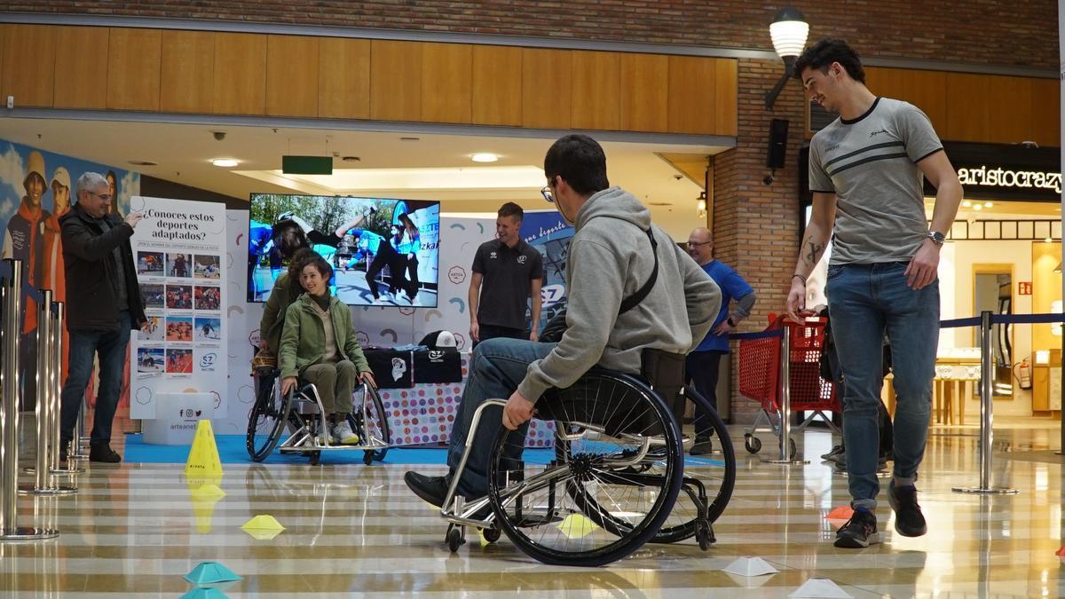 Haszten invita a practicar deporte adaptado en Artea.